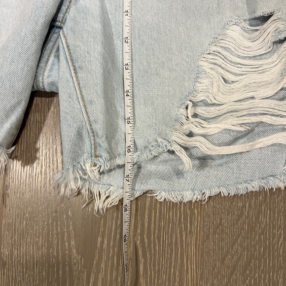 LEVIS women's light denim jean shorts 501 size 30 - Picture 4 of 7